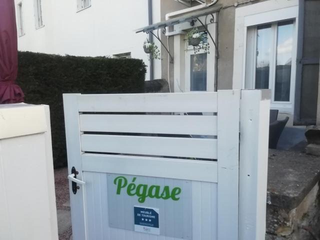 Ferienwohnung Pegase Meuble 3*** Fourchambault Exterior foto